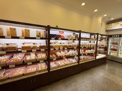 -红宝石·鲜奶小方·海派西点房(控江店)