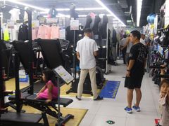 -迪卡侬(高新万达店)