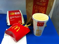 巨无霸-麦当劳(中山公园龙之梦店)
