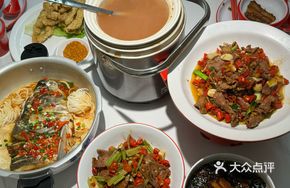 Honghu Lotus Root Stewed Pork Knuckle Soup