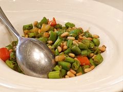 菜脯松仁炒四季豆-万龙洲海鲜·粤菜(亚运村店)
