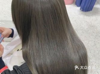 发色分享2021最火时髦百搭/薄荷茶棕色素颜也显白