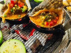 -围炉肉舍•炭烤活鳗•丹东海鲜烤肉(步行街店)