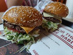 -The Habit Burger Grill 哈比特汉堡(复兴soho店)