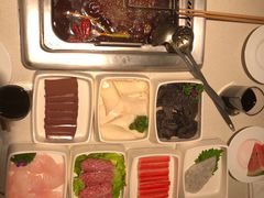 -海底捞火锅鲜切牛肉主题店(长寿路店)