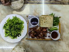 -一口猪海鲜浑锅·东北家常菜