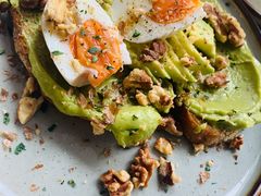 牛油果煮蛋吐司-RAC BAR(安福路店)