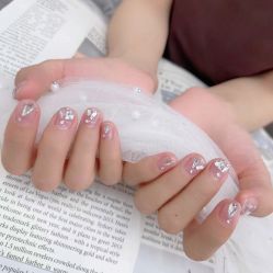-七彩虹美甲美睫 半永久