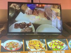 -爆炸头阿姨小四川正宗川味小吃(无任何分店)