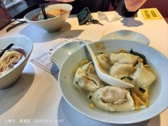鲜肉虾仁大馄饨-光明邨大酒家(淮海路店)