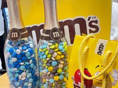 -m豆巧克力世界(上海世茂广场店)