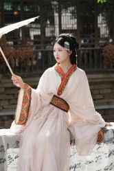 -一揽芳华汉服旗袍体验馆(拙政园店)
