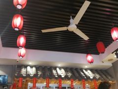 大堂-爆炸头阿姨小四川正宗川味小吃(无任何分店)