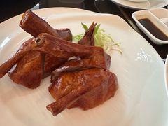 脆皮玻璃乳鸽-珠海瑞吉酒店·宴庭中餐厅