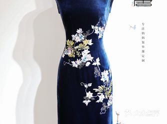 丝绒旗袍手感丝滑，有韧性