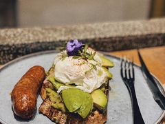 牛油果温泉蛋吐司-O'mills Sourdough Bakery&Bistro(永嘉路店)