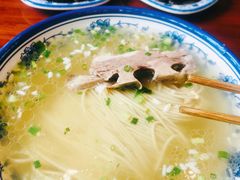 白汤面底-同得兴面馆.苏式面.三虾面(园区店)