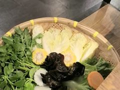 -尚尚仙·酸汤猪手·猪肚鸡火锅(华联万柳购物中心店)