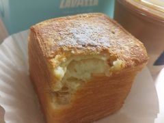 告白千层可颂海盐芝士-LAVAZZA拉瓦萨咖啡(星荟中心店)