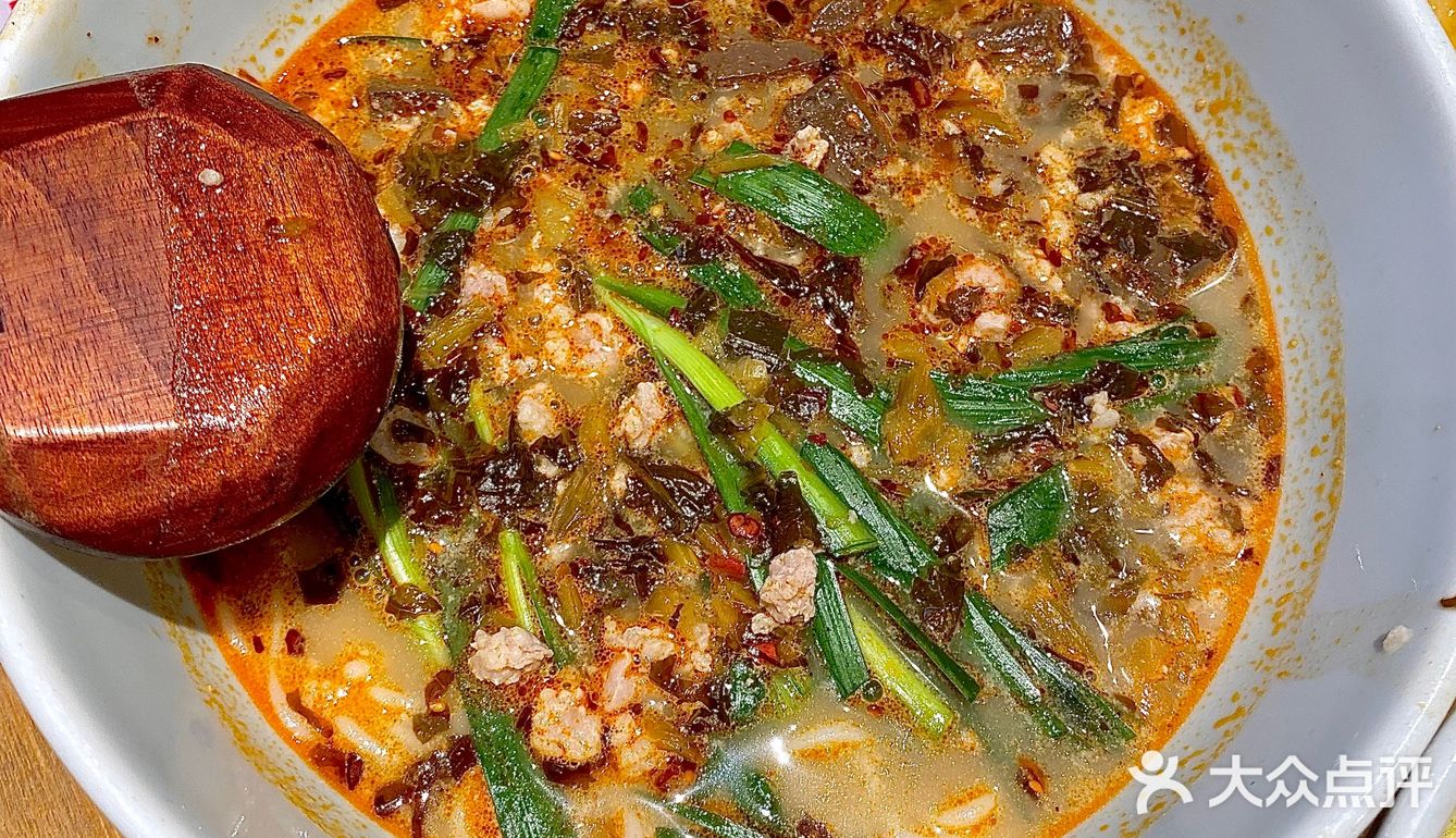 人均20，吃到撑的米线，谁懂啊！🤤