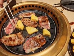 -蚂蚁洞·烤肉大营地(上海静安大悦城店)