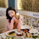 “请吃饭的漂亮姐姐🍽️”  