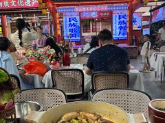 -刘姐啤酒鱼民族演艺餐厅(西街总店)