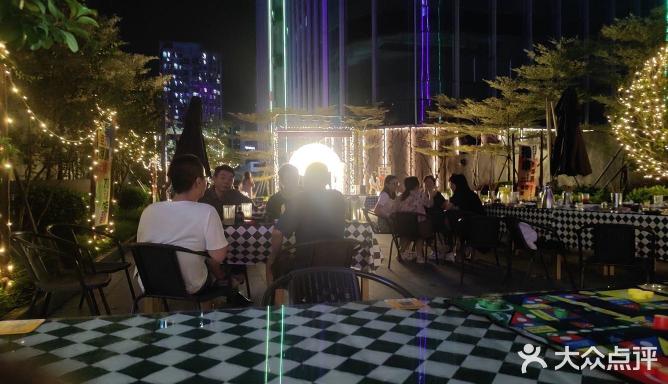 烟火音乐烤吧.夜生活的完美融合