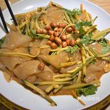 朋友说是很正宗的东北菜