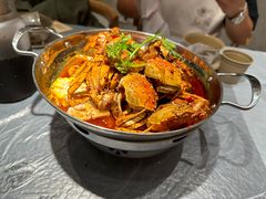 -肥肥虾庄·金牌油焖大虾(汉街总部国际店)