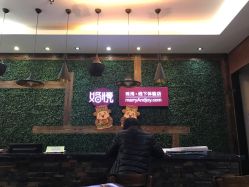 -现代经典婚纱摄影