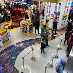 -乐高品牌旗舰店(人民广场店)