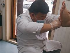 -朋朋修脚(友好广场店)