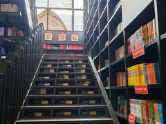 -钟书阁(松江泰晤士小镇店)