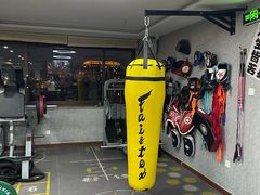 -迈劲健身专业私教(朝青汇店)