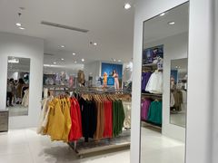 -优衣库(重庆星光时代广场店)