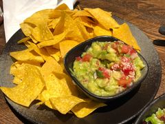 自制牛油果酱配玉米片-Q MEX 库迈墨西哥餐吧(三里屯店)