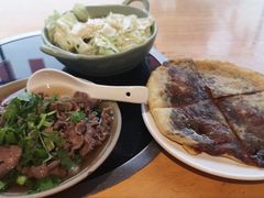 -大众跷脚牛肉馆·非遗传承单位(峨眉山店)