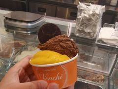-VENCHI 闻绮(上海佛罗伦萨小镇店)