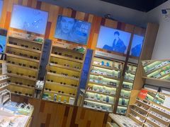 -LOOK眼镜·蔡司依视路配镜(宝山万达店)