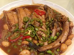 红烧杂鱼-鸿运酒楼