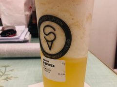 金菠萝球球茶-极拉图·现制冰淇淋(大卫城店)