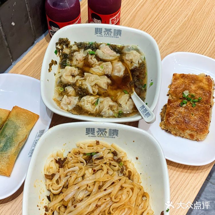 打工人秋冬食堂！来一碗暖乎乎鲜肉馄饨