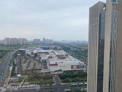 -苏州汇融广场假日酒店