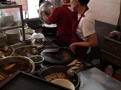 -松树干拌面店