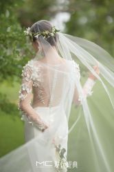 -现代经典婚纱摄影