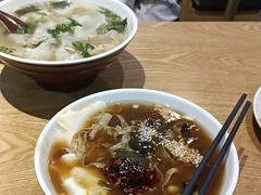 -三好食堂(煎饺·馄饨·肉饼米线·盛世广场店)