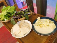 -岳记兴隆·青城腊排铜火锅(融创店)