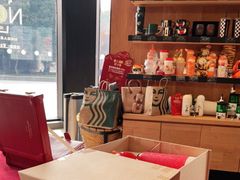 零售区-星巴克臻选(莘庄仲盛店)