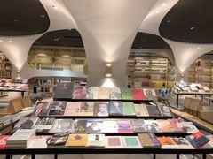 -钟书阁(珍园店)